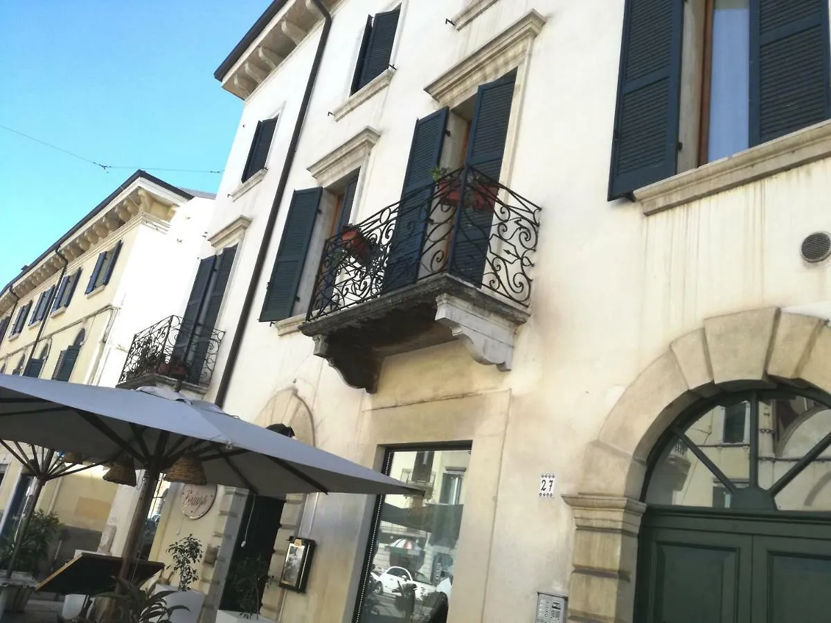 Verona Relais + Private Parking Apartmán
